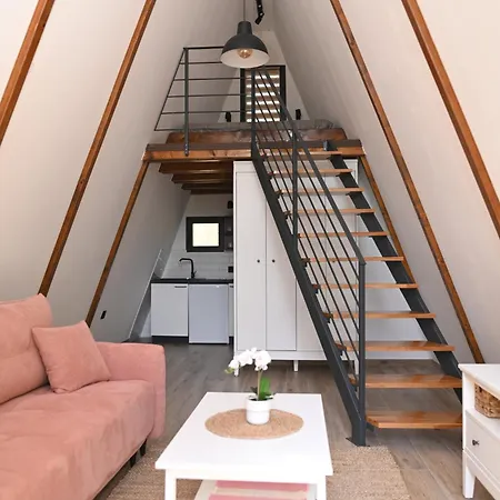 リゾート Horizonti Vrmdza