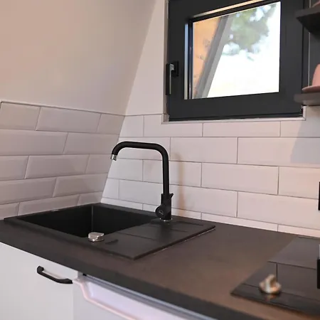 Horizonti リゾート Vrmdza